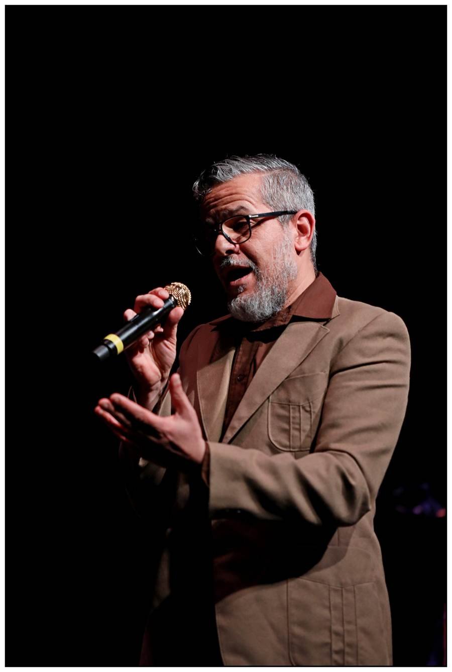 Khalifa Belouzaa sur scène